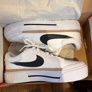 Nike court legacy lift